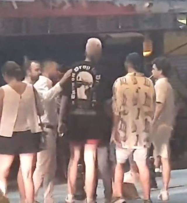 Alkollü adamın sözlü tacizine uğrayan Ebrar Karakurt sinirden çılgına döndü - Resim : 1