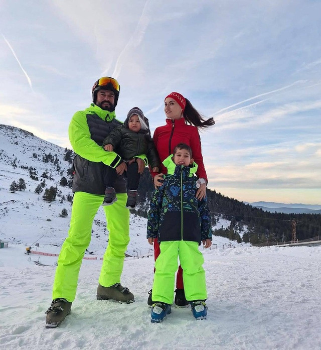 Fahriye Evcen kaza geçirdi! Ünlü oyuncunun o paylaşımı sevenlerini korkuttu - Resim : 2