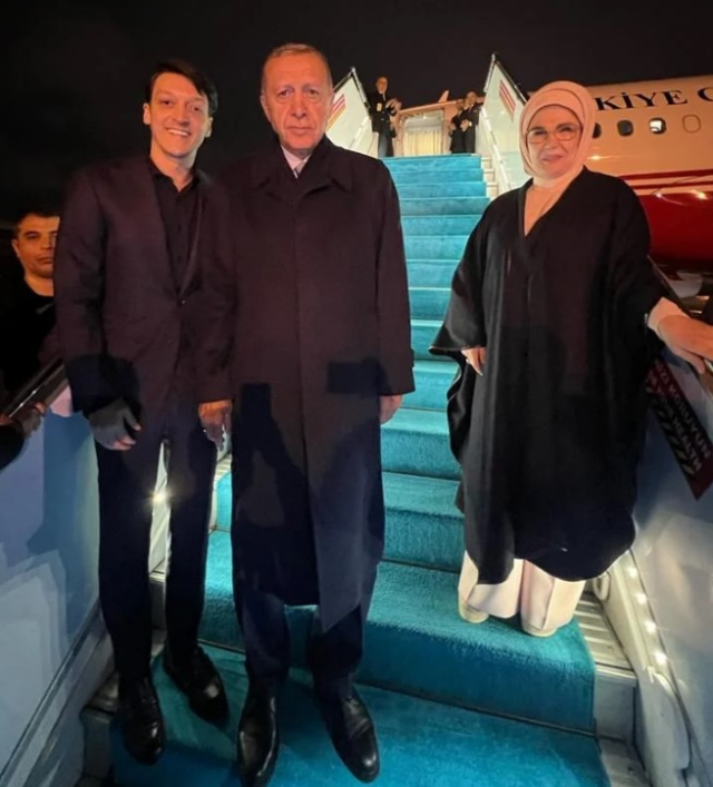 Emine Erdoğan, Rıdvan Dilmen'i böyle uyardı! Sosyal medyada gündeme oturdu - Resim : 1