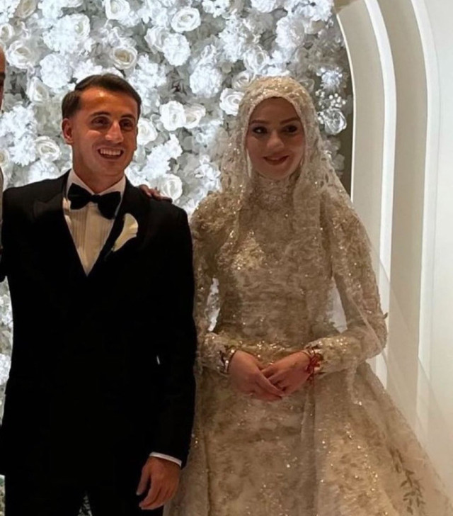 Milli futbolcu Kerem Aktürkoğlu evlendi! İşte düğününden ilk kare... - Resim : 2