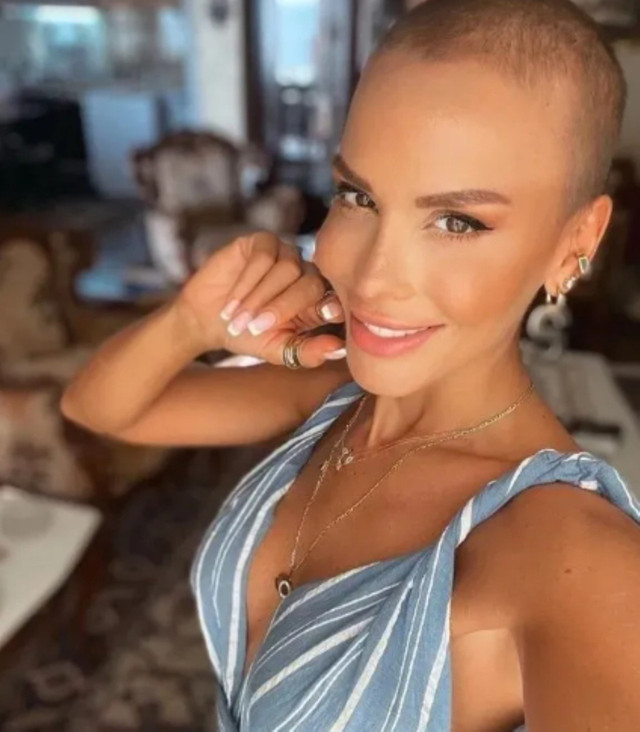 Hayatını kaybeden şarkıcıya 'pes dedirten' sansür! Yeni Şafak yine şaşırtmadı... - Resim : 1