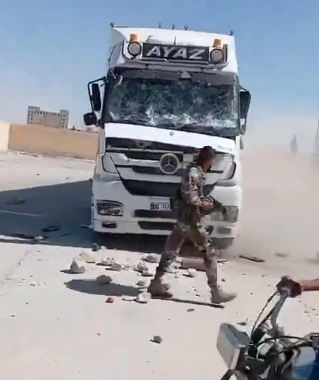 Suriye'de saldırıya uğrayan tır şoförleri Türkiye'de - Resim : 2