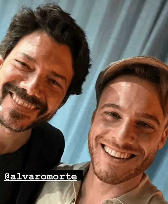 La Casa de Papel'in Profesör'ü Alvaro Morte ile Kerem Bürsin buluştu - Resim : 2