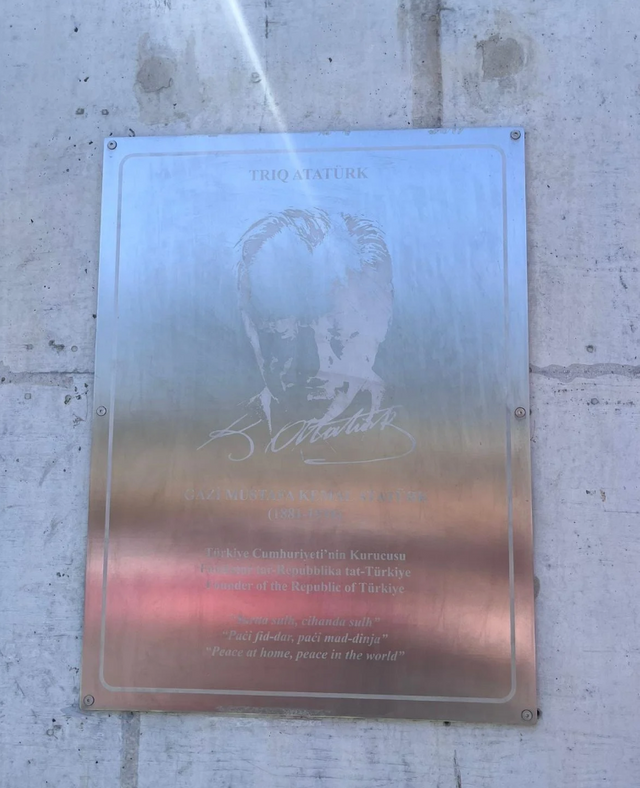 Avrupa'nın o kentindeki caddeye Atatürk adı verildi: "Yurtta sulh, cihanda sulh" - Resim : 1