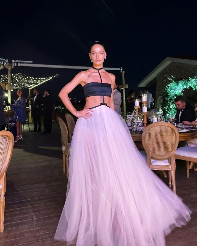 Demet ve Oğuzhan'ın düğününde sürpriz yakınlaşma! Murat Boz, güzel oyuncuyla... - Resim : 2