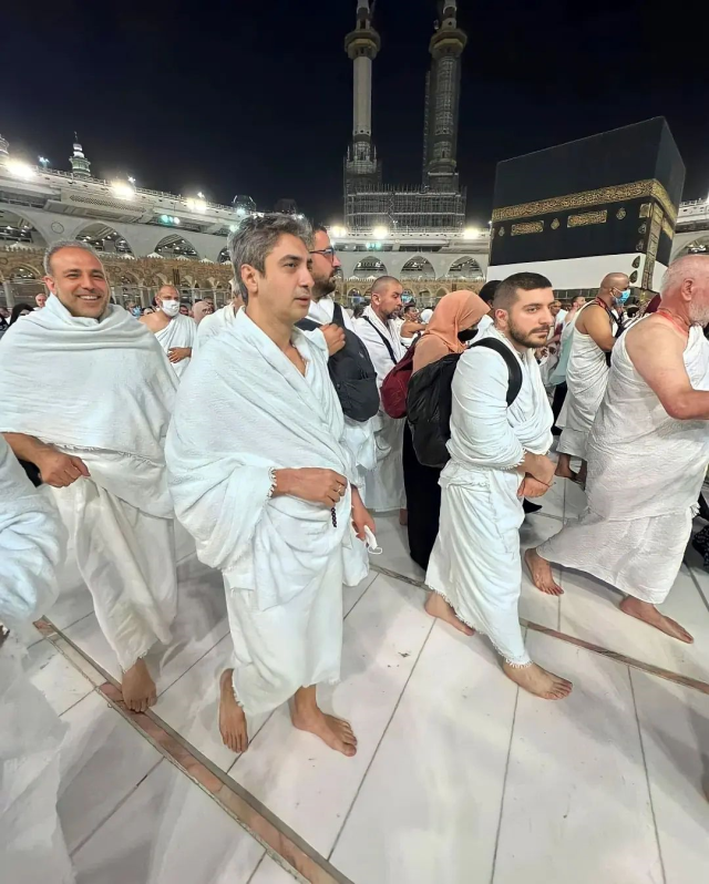 Uzun süredir ekranda yer almayan Necati Şaşmaz, hacda görüntülendi! İşte son hali - Resim : 1