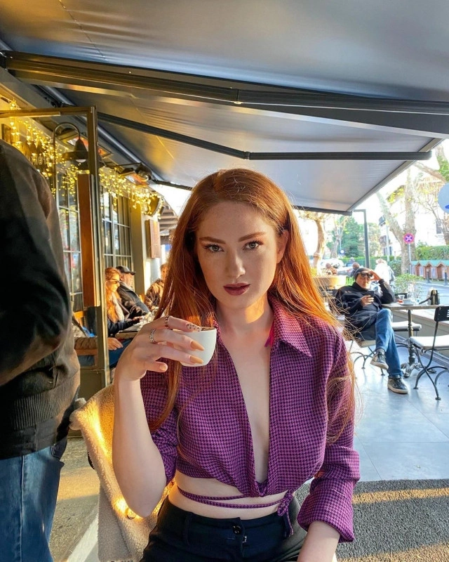 Gönül Dağı dizisinin Meryem'i Sevilay Gültekin'den derin dekolteli pozlar - Resim : 1