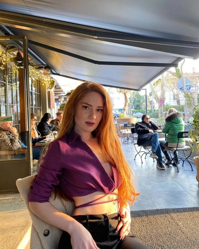 Gönül Dağı dizisinin Meryem'i Sevilay Gültekin'den derin dekolteli pozlar - Resim : 2