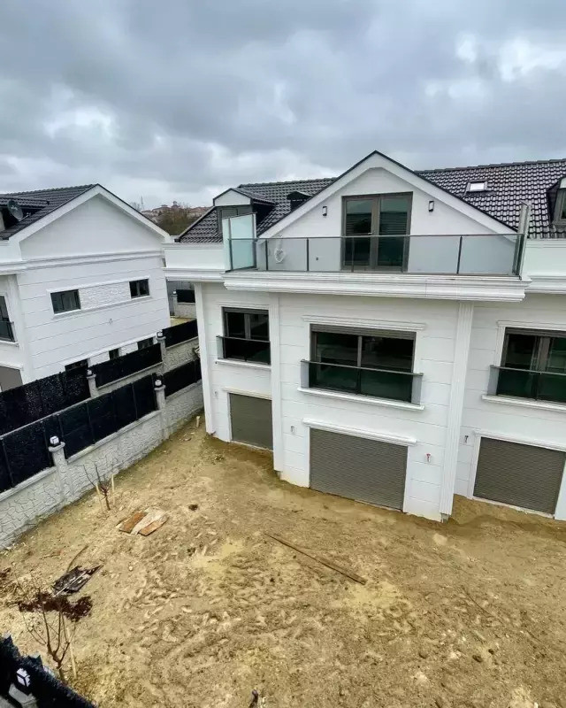 Yunus Akg&uuml;n imzayı attı: Formayla pozunu verdi - Resim : 1