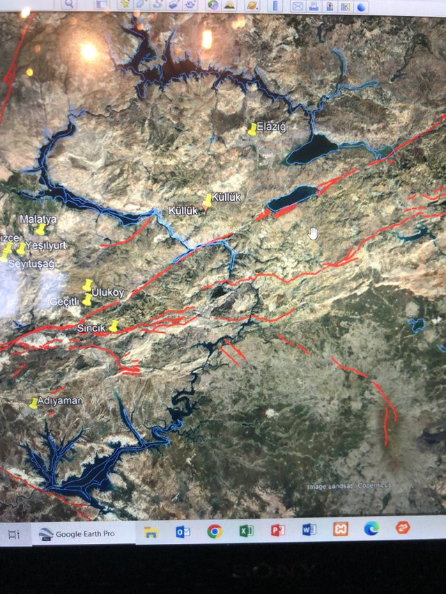 4.2'lik Elazığ depremi sonrası Naci Görür'den açıklama! Endişeye gerek var mı? - Resim : 1