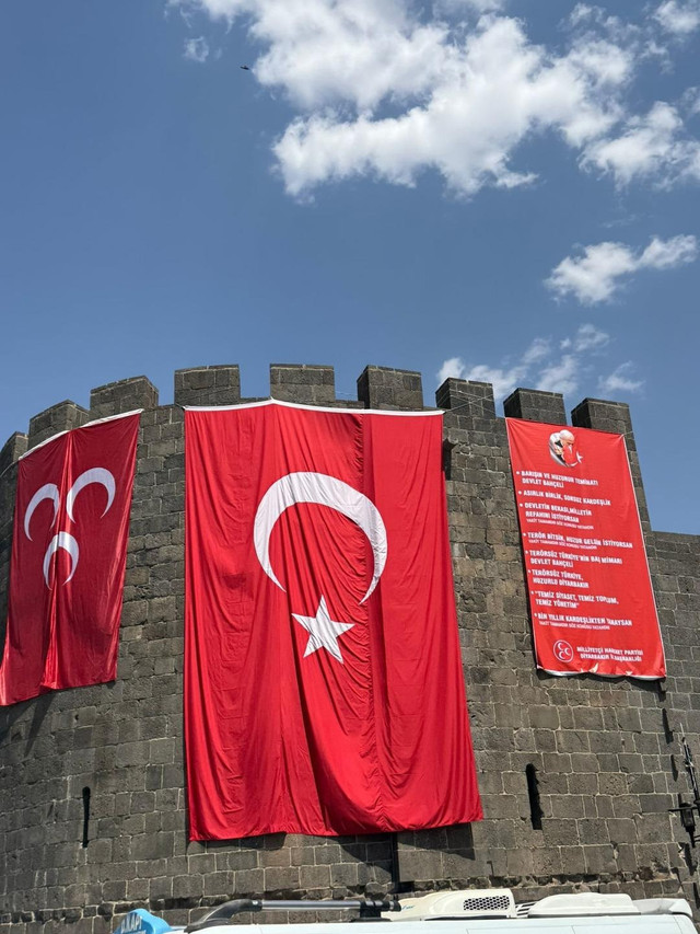 Diyarbakır sokaklarında dikkat çeken manzaralar! Bahçeli talimat verdi... - Resim : 3