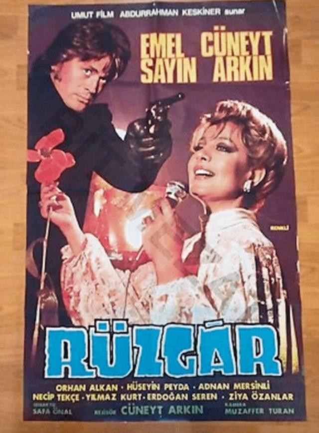 Emel Sayın'a sinemayı bıraktıran sahne! "Çıplak" haberlerini görünce çıldırmış - Resim : 3