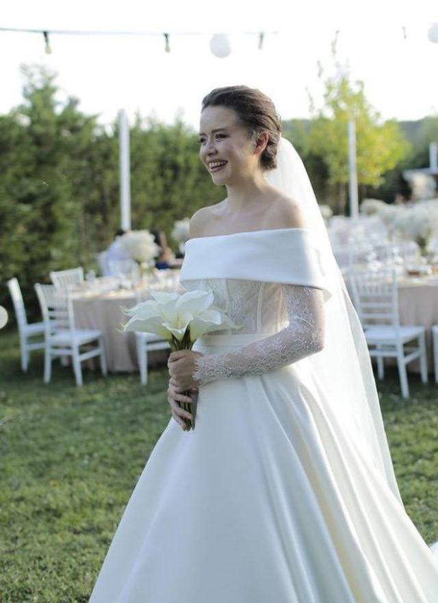 Alemin Kıralı'nın Ahsen'i Yağmur Ün sessiz sedasız evlendi! Kadrodan çıkarılmıştı! Sebebi belli oldu - Resim : 4