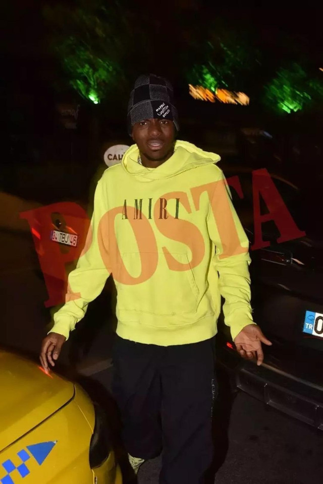 Galatasaray'ın yıldızı Victor Osimhen'den skandal gece! Gazeteciye yumruk attı, tehditler savurdu! - Resim : 2