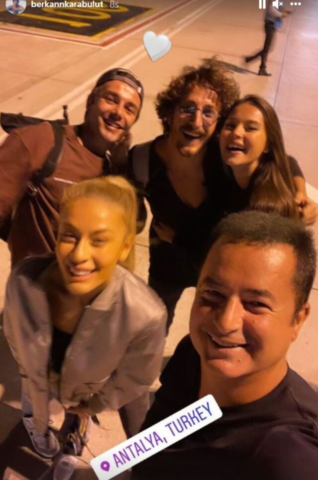 Lale Onuk ve Ayça Çağla Altunkaya'nın pozları olay oldu! - Resim : 1