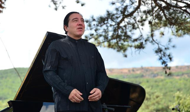 Fazıl Say, Kaz Dağları için on binlerce kişiye çaldı - Resim : 1