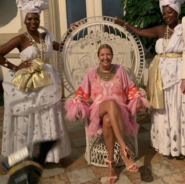 Vogue'un moda editörü, 'Efendi ve köleleri' pozu nedeniyle istifa etti - Resim : 2