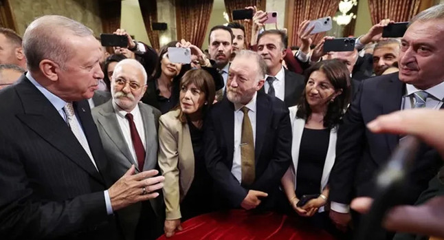 Gündemdeki fotoğrafın perde arkası! DEM Partili Saruhan Oluç’tan açıklama - Resim : 1