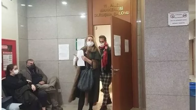 Bora Gencer ile Hülya Gencer'in 13 yıllık evliliği tek celsede bitti! - Resim : 2