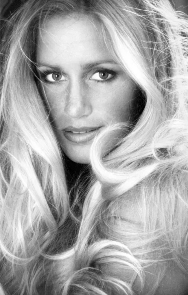 Playboy eski modeli ve Hayalet Avcıları oyuncusu hayatını kaybetti - Resim : 2