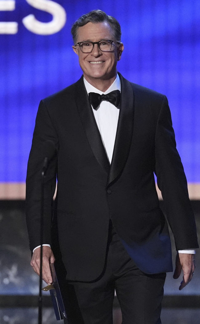 Emmy gecesinde Türkiye sürprizi! Stephen Colbert’ten İstanbul’da estetik esprisi - Resim : 2
