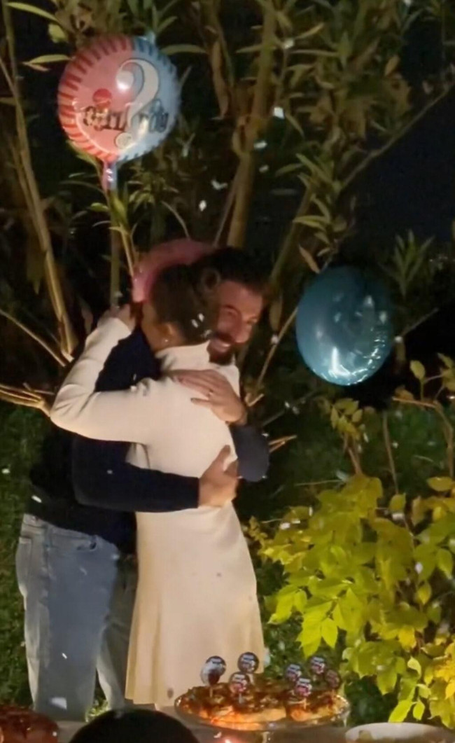 Hande Soral ve İsmail Demirci'nin bebeklerinin cinsiyeti belli oldu! Parti düzenlediler - Resim : 3