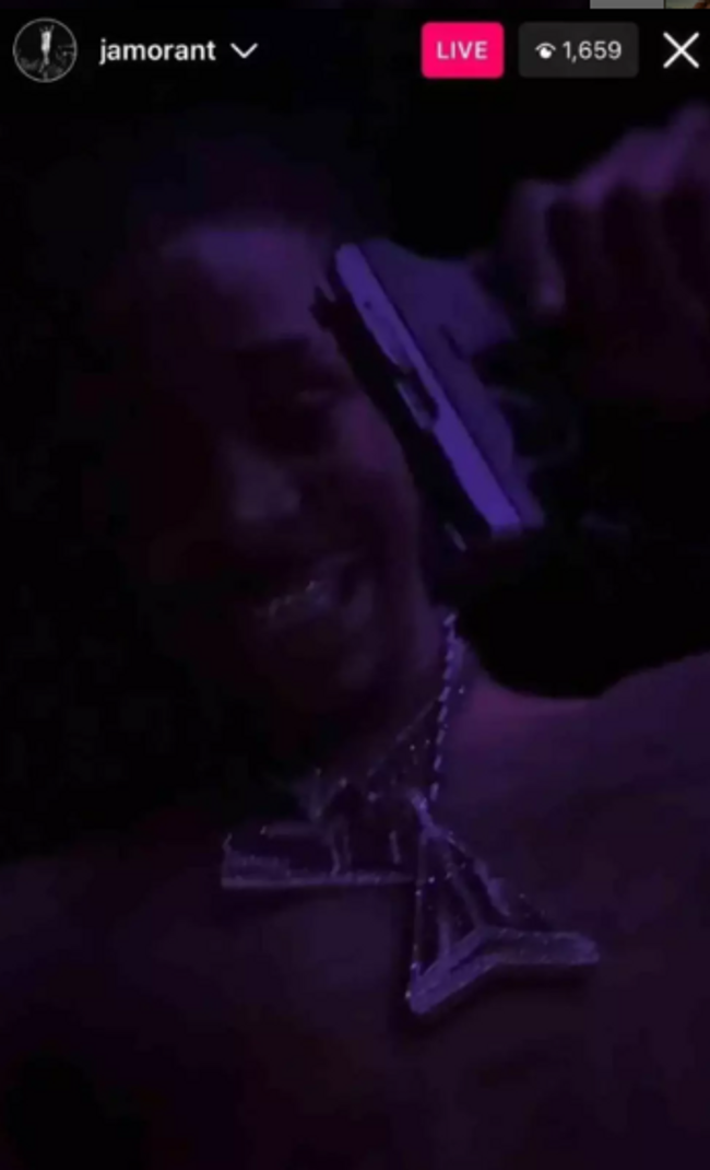 NBA'de tarihi ceza! Canlı yayında silah göstermişti! Resmi açıklama geldi... - Resim : 1