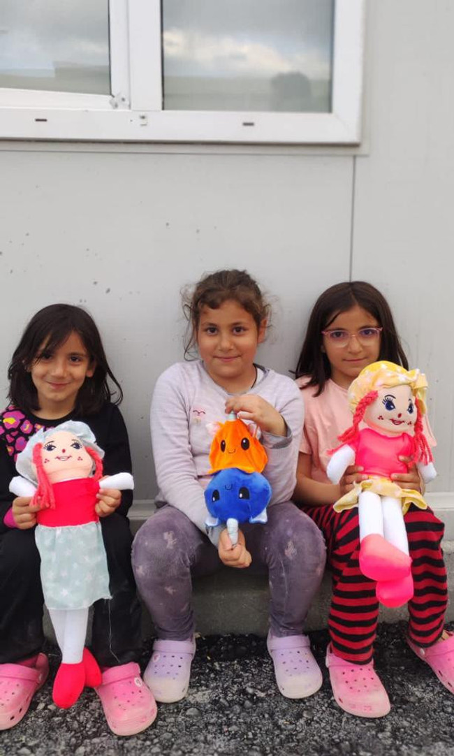 Acun Ilıcalı’dan deprem bölgesindeki çocuklara bayram sürprizi - Resim : 3