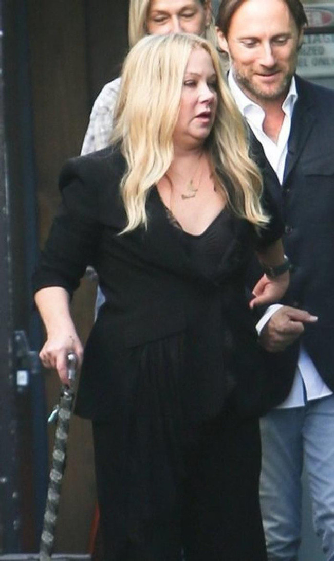 Ünlü oyuncu Christina Applegate'den kötü haber: "Artık engelliyim" - Resim : 1