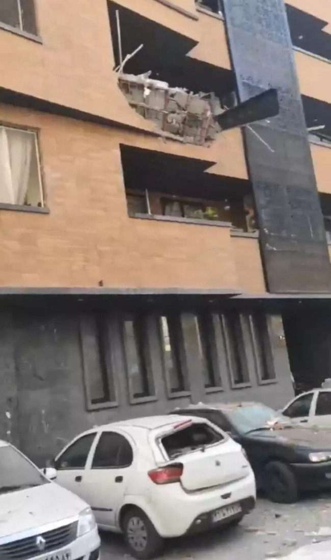 ABD'nin saldıracağı iddia edilmişti: İran'da peş peşe patlamalar! Ölü ve yaralılar var - Resim : 1