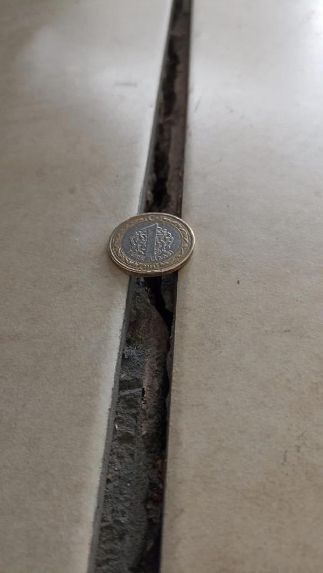 Milli maç öncesi korkutan görüntü! Son teknolojiyle yapılan stadın duvarları çatladı - Resim : 1