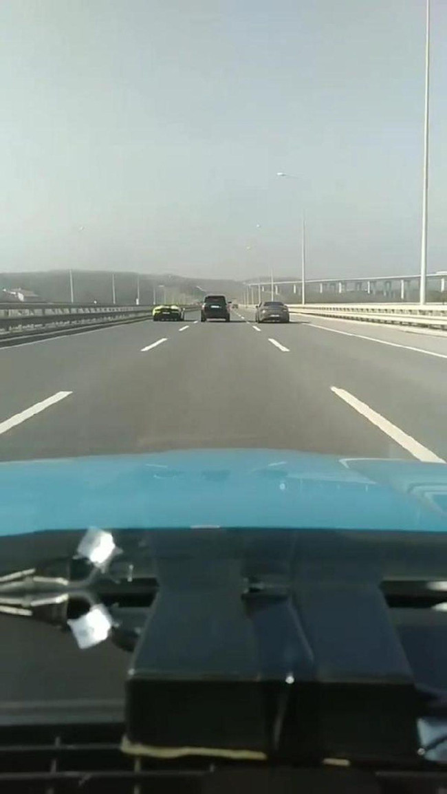 Otoyolda makas atıp yarış yapmıştı! Skandal görüntülerin ardından Gökhan Çıra'dan açıklama - Resim : 1