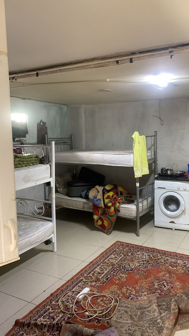 Göçmenlerin saklandığı 'Şok Evi'ne baskın - Resim : 1