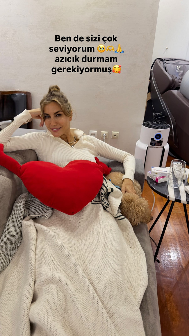 Sunucu &Ccedil;ağla Şikel'den &uuml;z&uuml;c&uuml; haber! Programa &ccedil;ıkamadı... - Resim : 2