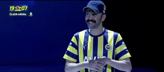 Ece Seçkin'in konser verdiği Fenerbahçe forma lansmanında ünlüler geçidi yaşandı - Resim : 3