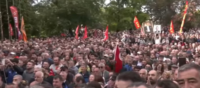 Meclis önünde Özgür Özel'den tarihi çıkış! "Partiyi üçüncü kez açmaya var mısınız?" - Resim : 2