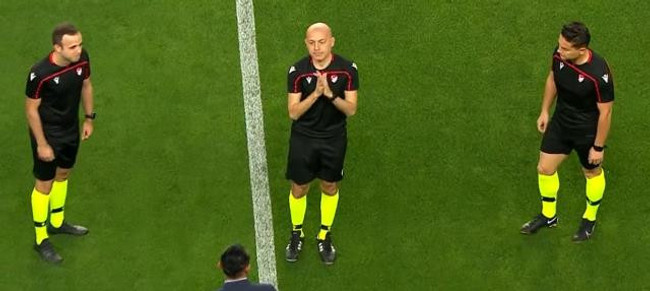 Sahaya adımını atınca kıyamet koptu! Cüneyt Çakır ağlamamak için kendini zor tuttu - Resim : 1