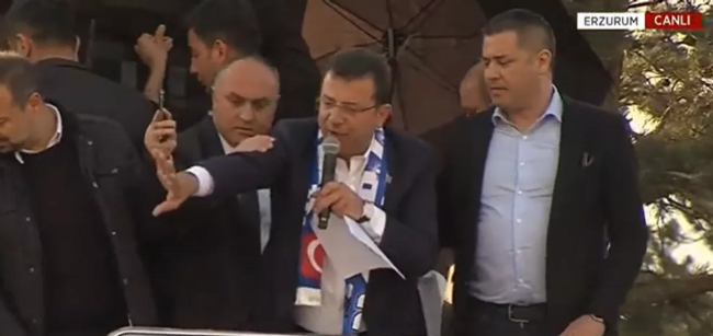 Ekrem İmamoğlu'nun Erzurum mitinginde olay çıktı! Polis müdahale etti - Resim : 1