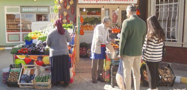 Sosyal medyaya damga vuran reklamı paylaştılar! "Yine AK Parti mi be abi?" - Resim : 1