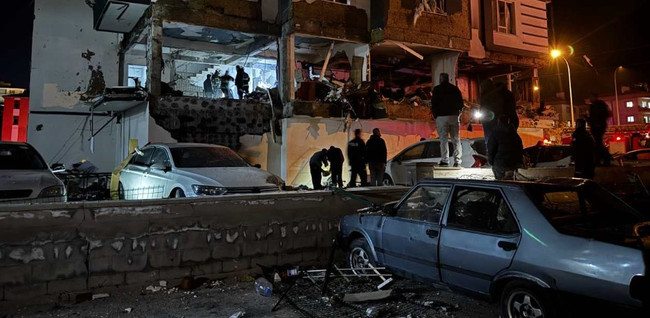 Niğde'de 14 katlı binada büyük patlama: Yaralı sayısı 16'ya yükseldi! - Resim : 2