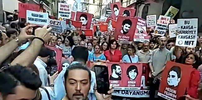 Taksim'e yürümek isteyenlere polis müdahalesi! - Resim : 1