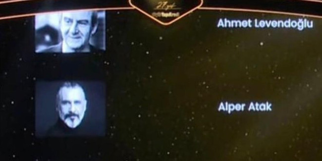 Ödül töreninde akılalmaz hata! Ünlü oyuncu sosyal medyadan çılgına döndü... - Resim : 1