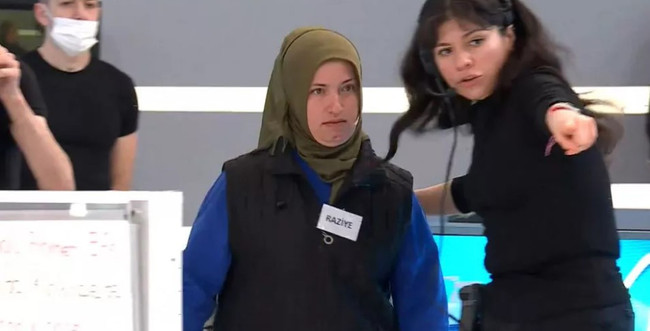 Müge Anlı'da küfürler havada uçuştu: "Kendi öz babam para karşılığı sattı beni" - Resim : 1