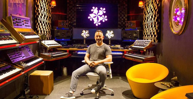 Cem Yılmaz'dan takipçisine büyük jest! "Güle güle kullan sevgili kardeşim" - Resim : 1