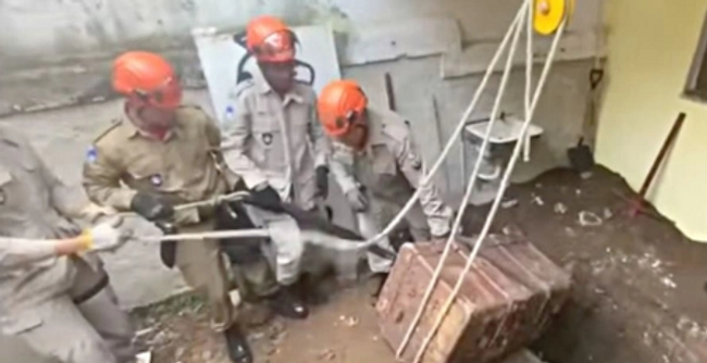 Ünlü oyuncunun cesedi sandıktan çıktı - Resim : 1