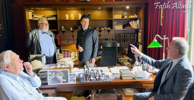 Prof. Dr. Celal Şengör kütüphanesini bakın kime devretti? - Resim : 2