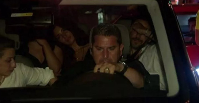 Tuba Büyüküstün ve Serkan Altunorak'ın panik anları! Aynı araçta yakalanınca... - Resim : 1