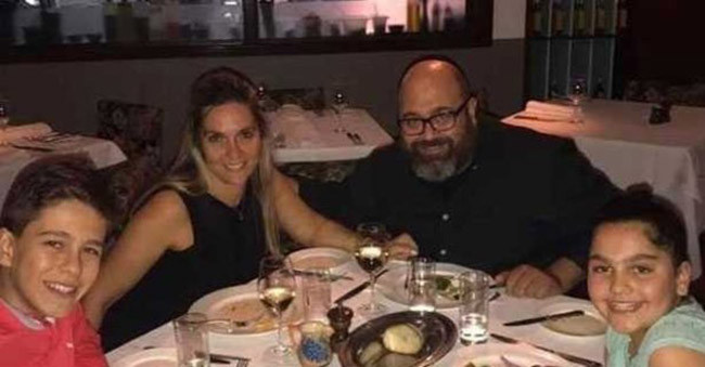 Uğruna 18 yıllık eşinden boşanmıştı! Somer Sivrioğlu ve sevgilisi ilk kez görüntülendi - Resim : 1