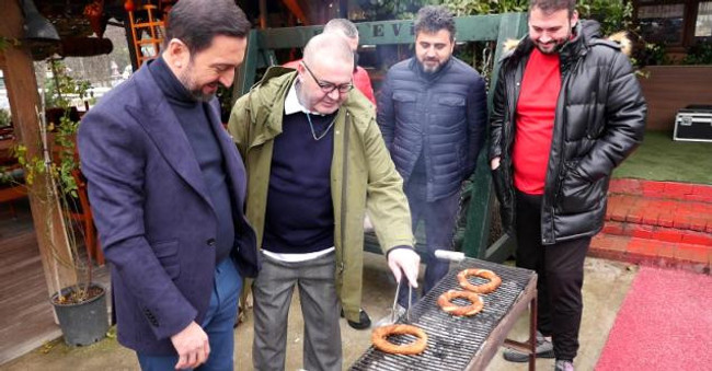 Şafak Sezer'den Hülya Avşar'a olay gönderme! "Ben zamanında simit bulamayıp..." - Resim : 1