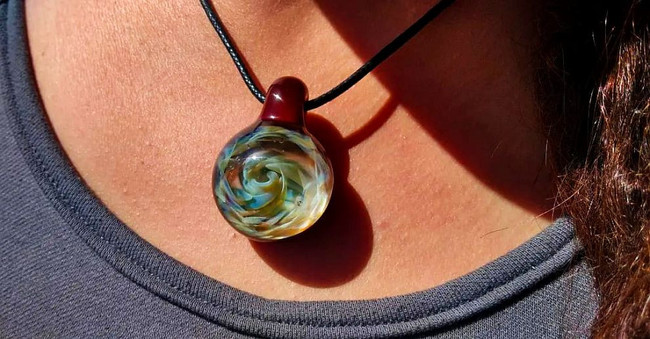 Sıcak camın içine 'gümüş ve altın dumanı' üflüyor... - Resim : 4